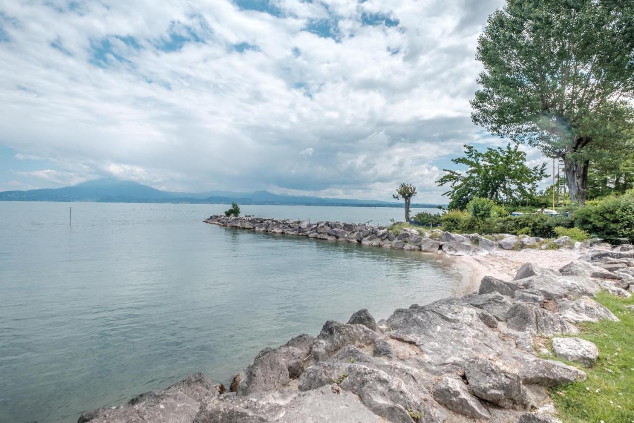 Casa Lugana 15 - Monolocale Con Piscina Fronte Lago Sirmione Exterior photo